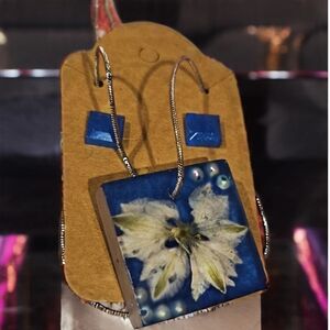 Artistic Blue and Cream Pendant Necklace